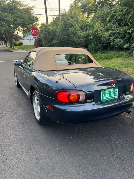 2000 Mazda NB MX-5 Miata - Image 5 of 10