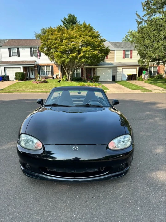 2000 Mazda NB MX-5 Miata - Image 2 of 13