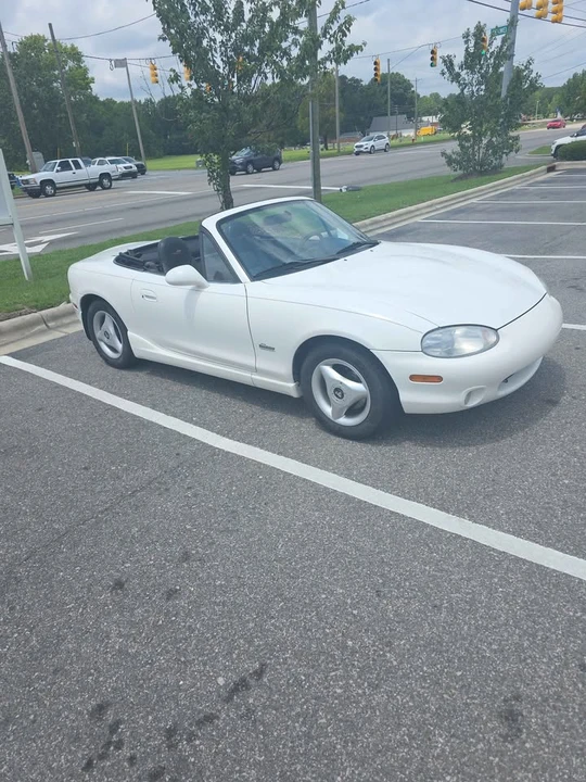 2000 Mazda NB MX-5 Miata - Image 3 of 3
