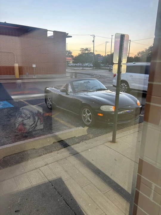 2000 Mazda NB MX-5 Miata - Image 5 of 7