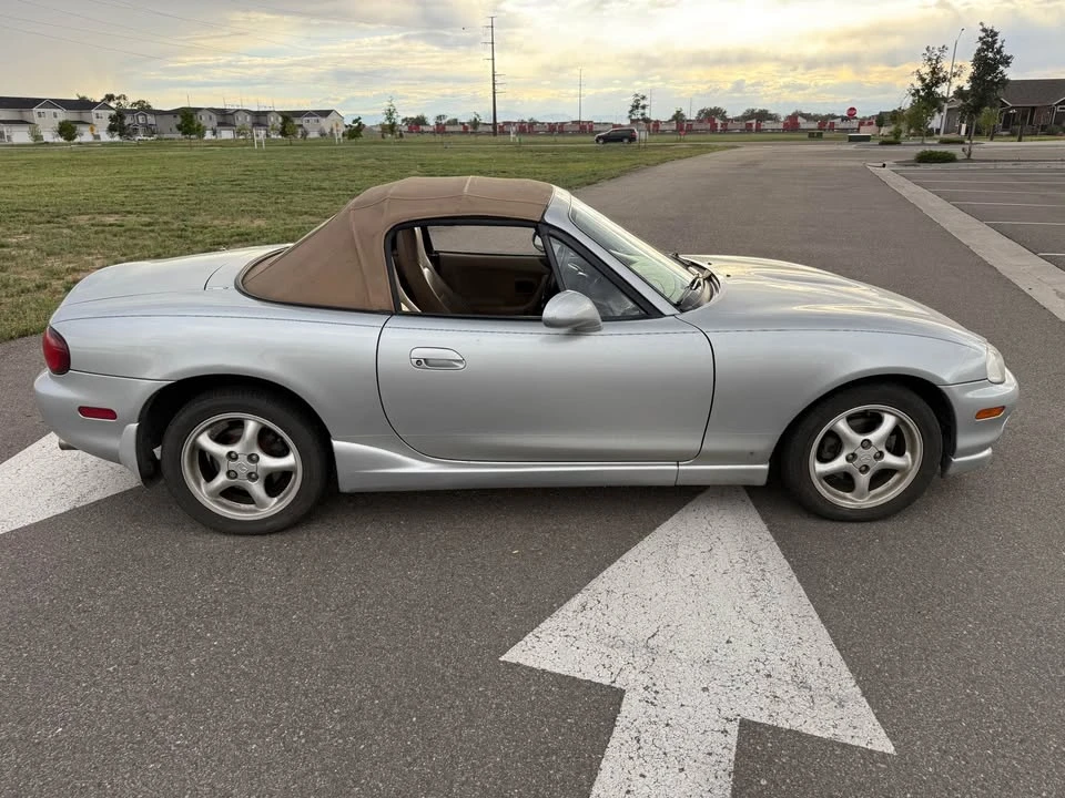 2000 Mazda NB MX-5 Miata - Image 6 of 7