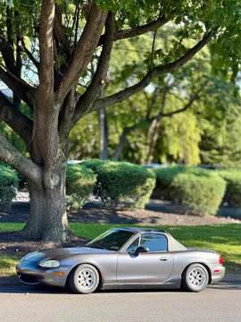 2000 Mazda MX-5 Convertible 2D