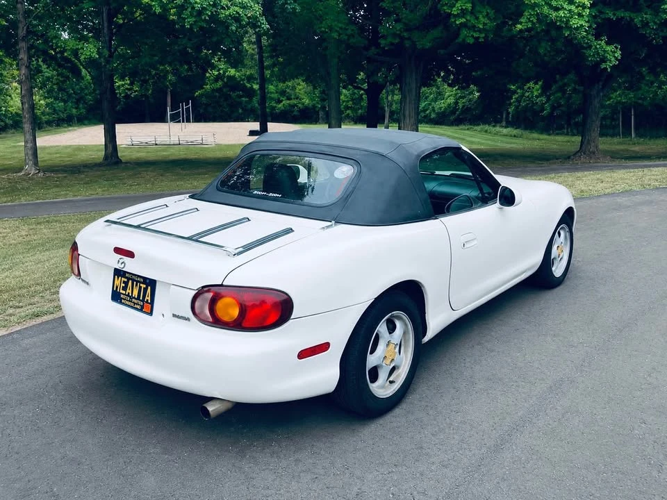 2000 Mazda NB MX-5 Miata - Image 5 of 10