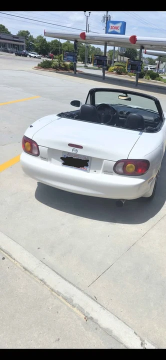 2000 Mazda NB MX-5 Miata - Image 2 of 2