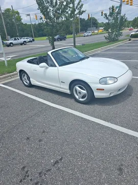 2000 Mazda MX-5 Convertible 2D
