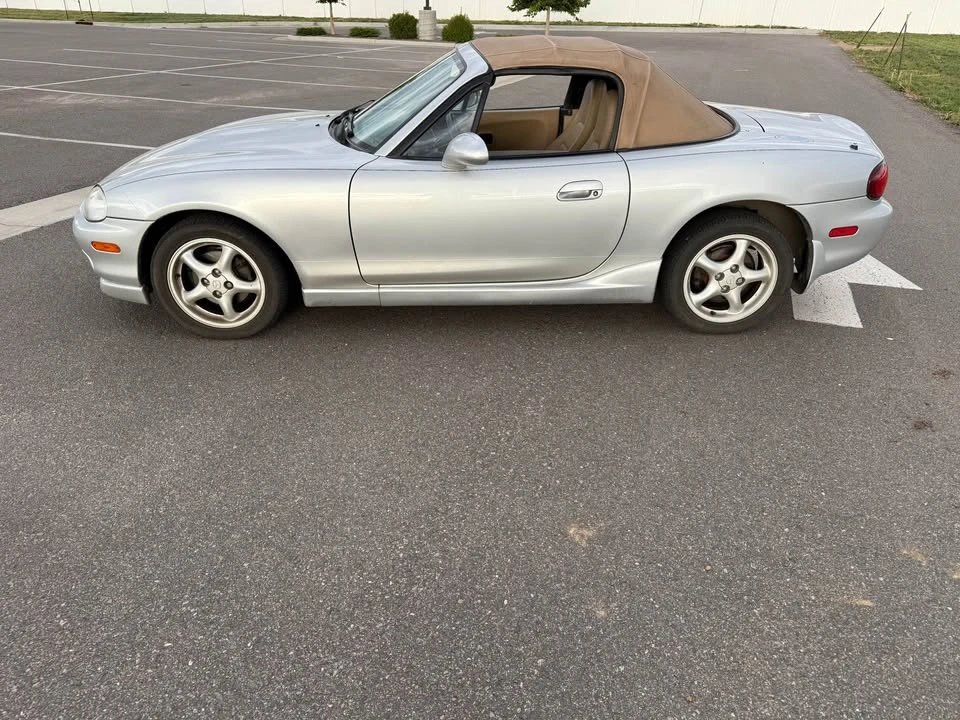 2000 Mazda NB MX-5 Miata - Image 4 of 7