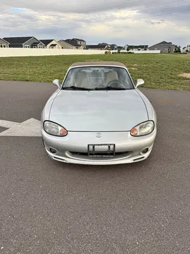 2000 Mazda MX-5 Convertible 2D