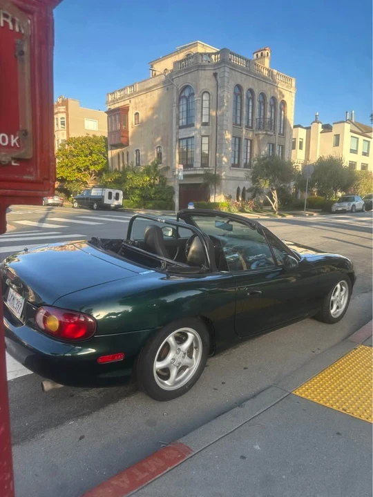 2000 Mazda NB MX-5 Miata - Image 2 of 9