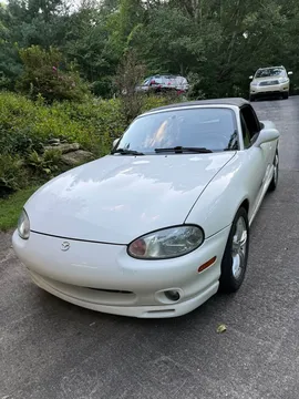 2000 Mazda MX-5 Convertible 2D