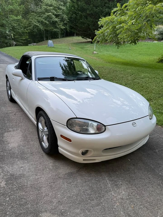 2000 Mazda NB MX-5 Miata - Image 2 of 15