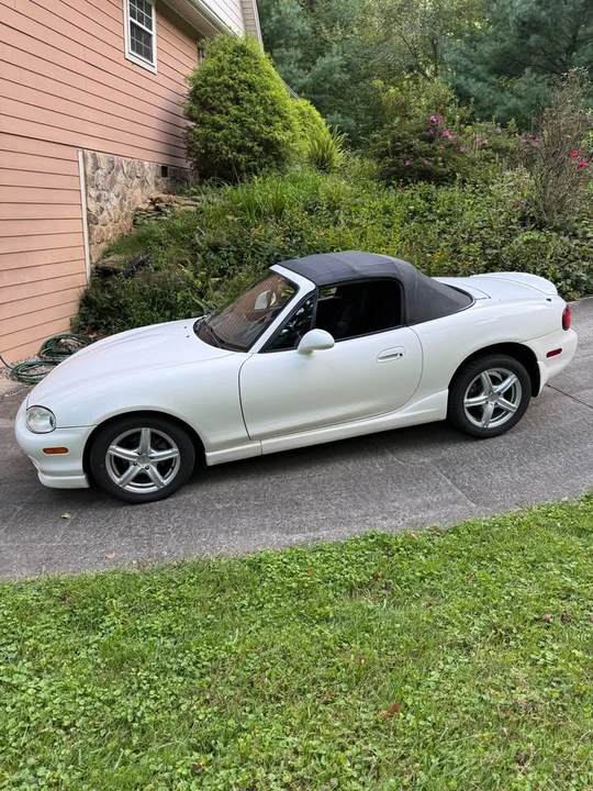 2000 Mazda NB MX-5 Miata - Image 5 of 15