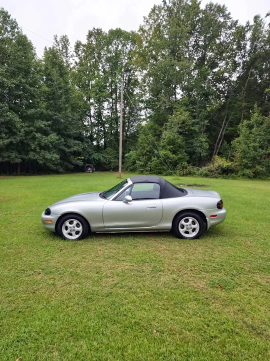 2000 Mazda NB MX-5 Miata - Image 2 of 20