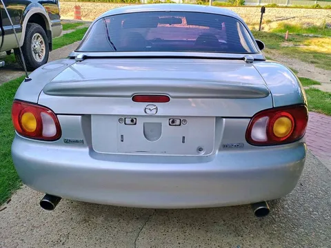2000 Mazda MX-5 Convertible 2D