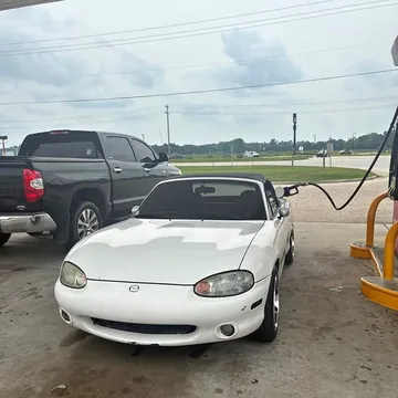2000 Mazda MX-5 Miata