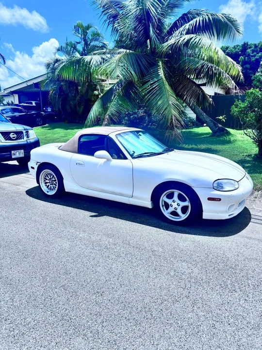 2000 Mazda NB MX-5 Miata - Image 2 of 7