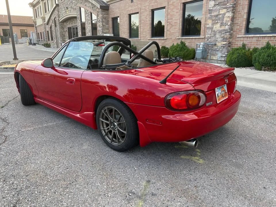 2000 Mazda NB MX-5 Miata - Image 2 of 21