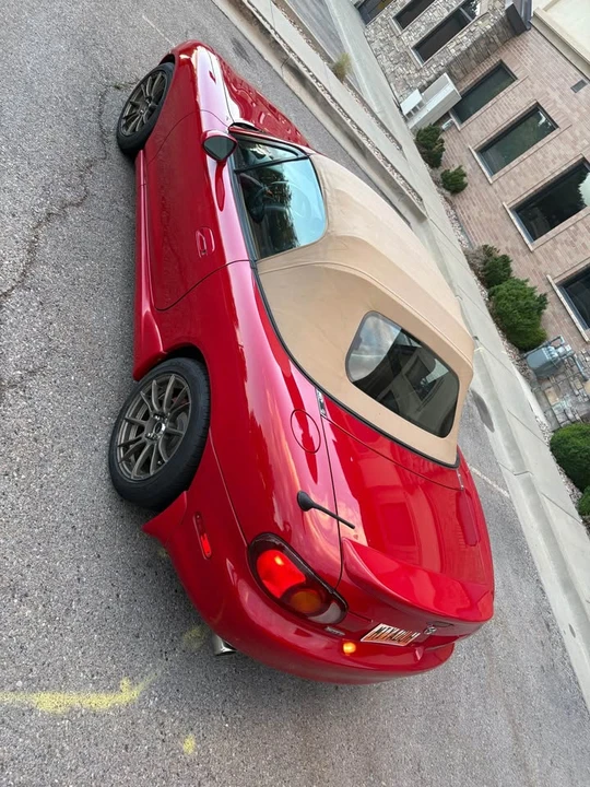 2000 Mazda NB MX-5 Miata - Image 14 of 21