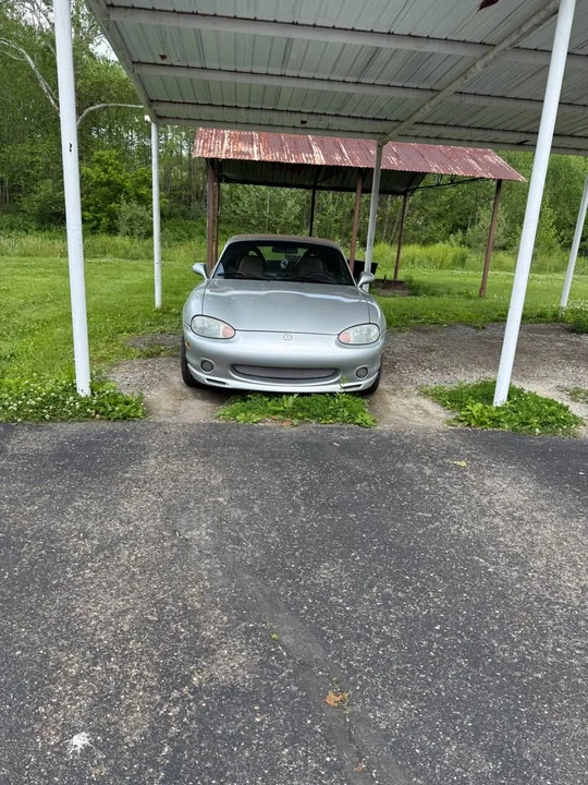 2000 Mazda NB MX-5 Miata - Image 2 of 11
