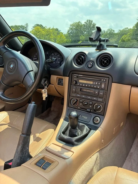 2000 Mazda NB MX-5 Miata - Image 15 of 20