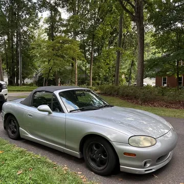 2000 Mazda MX-5 LS Convertible 2D