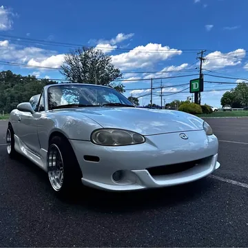 2000 Mazda MX-5 LS Convertible 2D