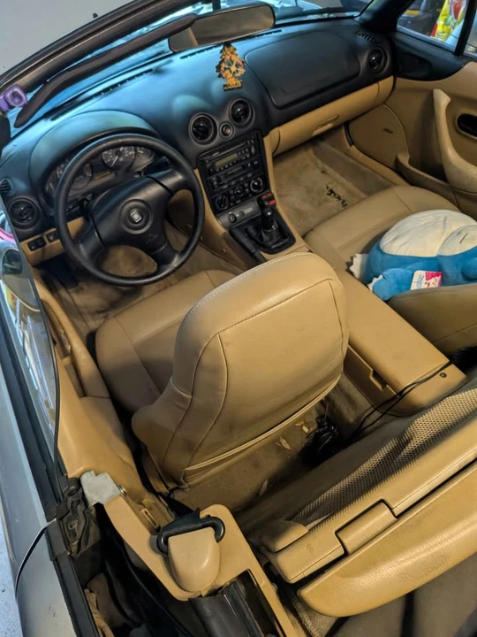 2000 Mazda NB MX-5 Miata - Image 2 of 7
