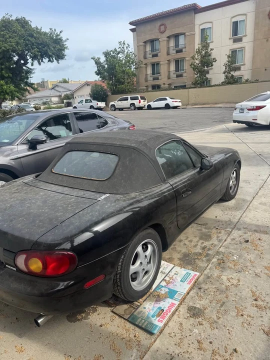 2000 Mazda NB MX-5 Miata - Image 2 of 9