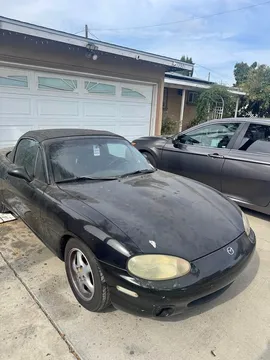 2000 Mazda MX-5 LS Convertible 2D