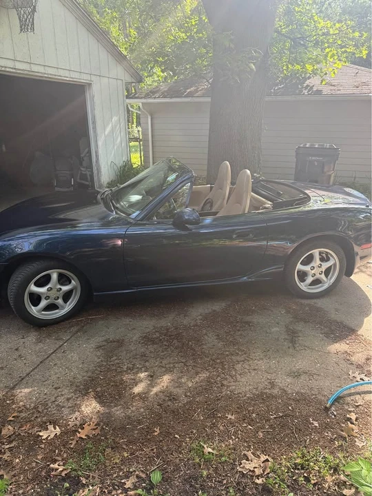 2000 Mazda NB MX-5 Miata - Image 3 of 6
