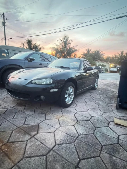 2000 Mazda NB MX-5 Miata - Image 3 of 4