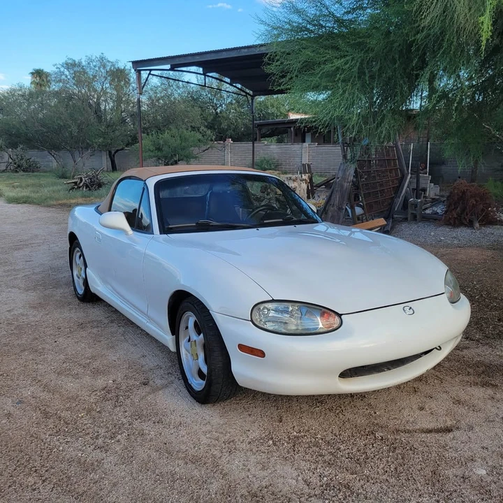2000 Mazda NB MX-5 Miata - Image 2 of 8