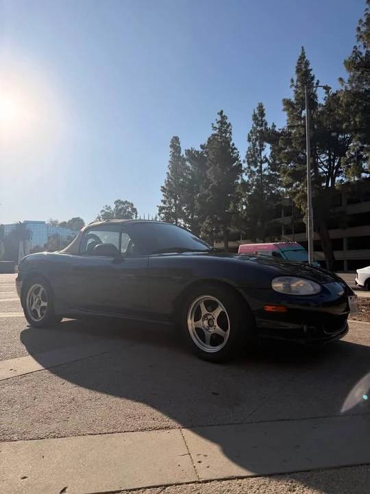 2000 Mazda NB MX-5 Miata - Image 5 of 8