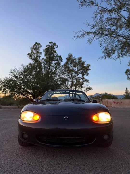 2000 Mazda NB MX-5 Miata - Image 2 of 16