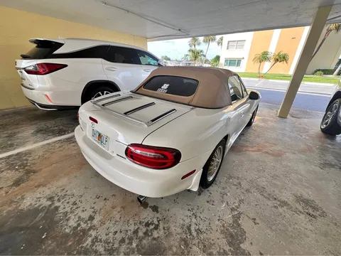 2000 Mazda MX-5 LS Convertible 2D