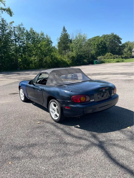 2000 Mazda NB MX-5 Miata - Image 5 of 10