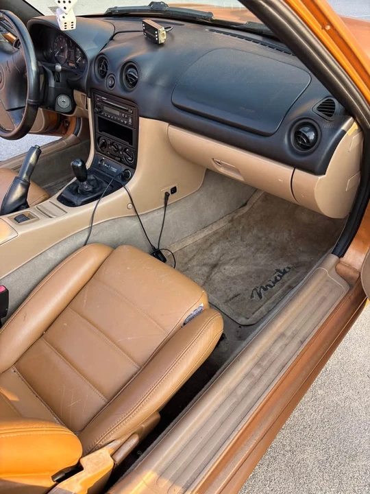 2000 Mazda NB MX-5 Miata - Image 8 of 13