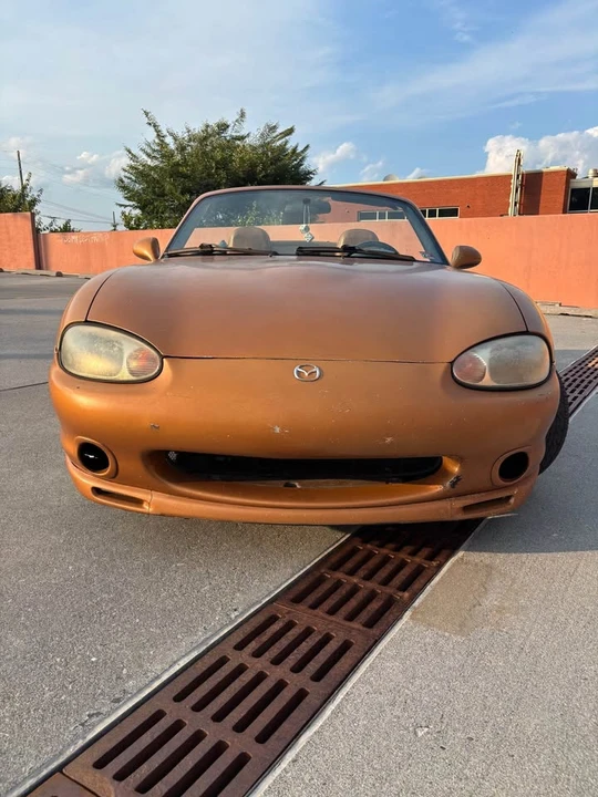 2000 Mazda NB MX-5 Miata - Image 5 of 13