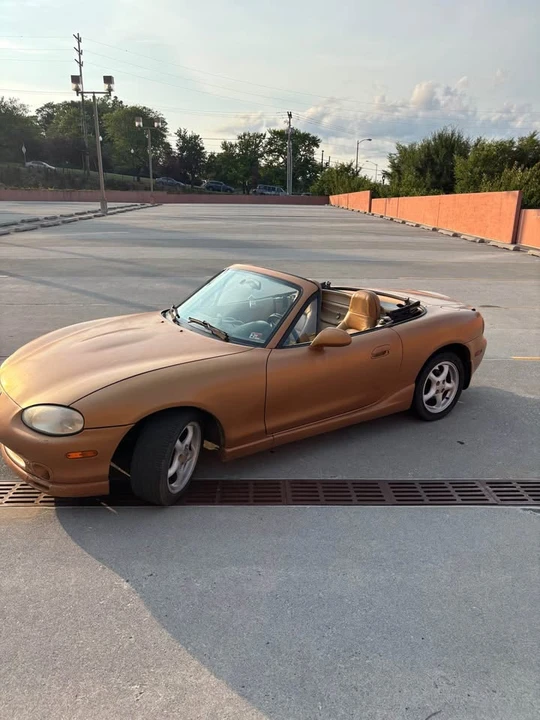 2000 Mazda NB MX-5 Miata - Image 4 of 13