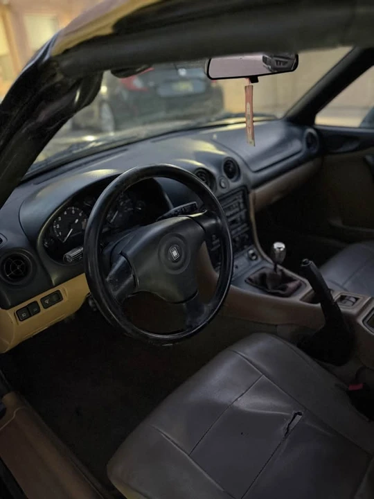 2000 Mazda NB MX-5 Miata - Image 8 of 9
