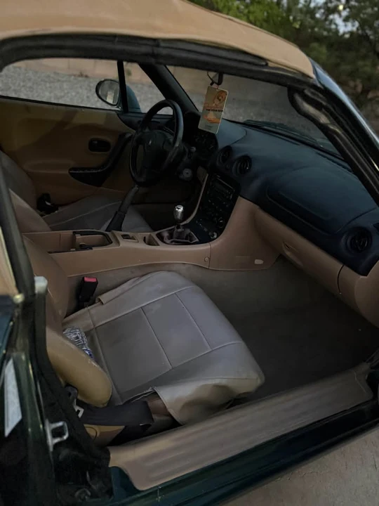 2000 Mazda NB MX-5 Miata - Image 5 of 9