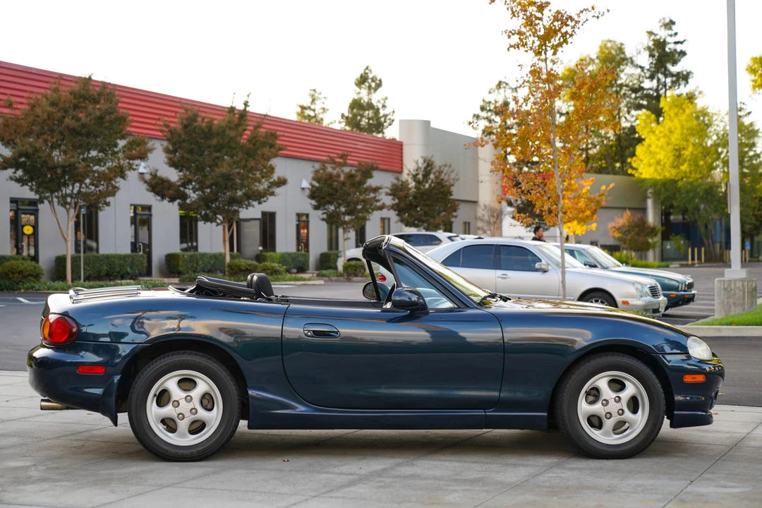 2000 Mazda NB MX-5 Miata - Image 9 of 31