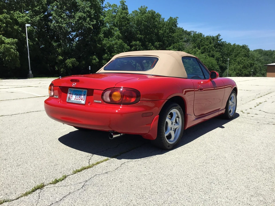 2000 Mazda NB MX-5 Miata - Image 17 of 31