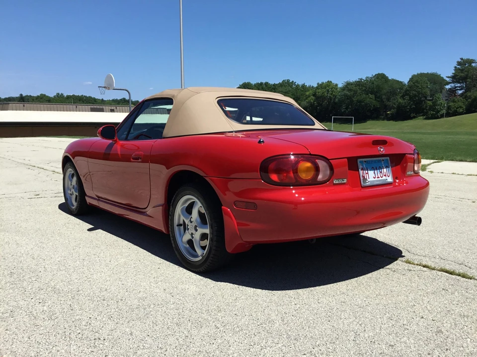 2000 Mazda NB MX-5 Miata - Image 9 of 31