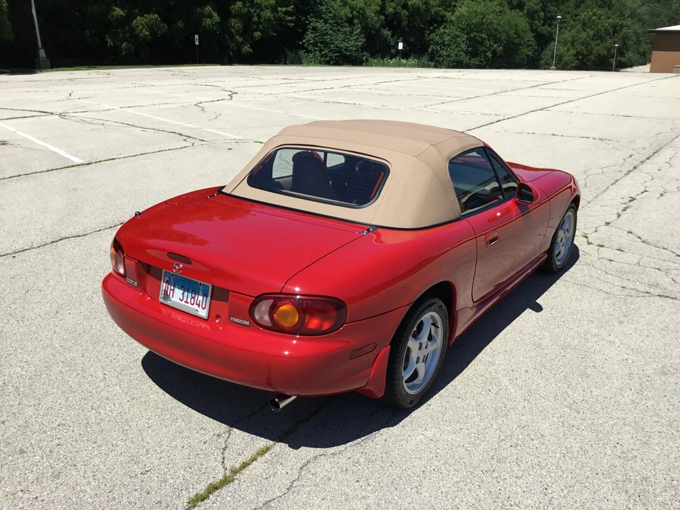 2000 Mazda NB MX-5 Miata - Image 16 of 31