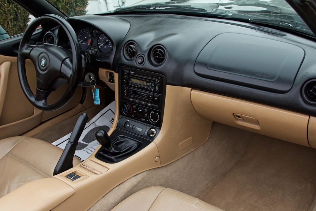 2000 Mazda NB MX-5 Miata - Image 25 of 31