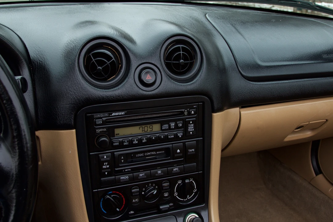 2000 Mazda NB MX-5 Miata - Image 21 of 31