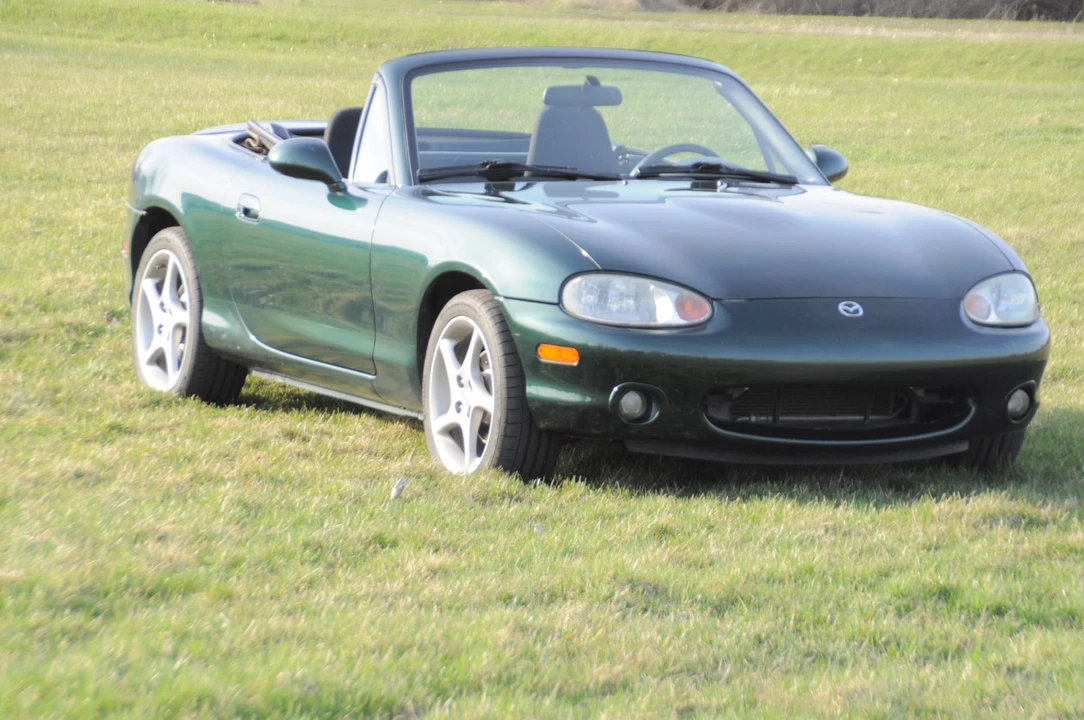2000 Mazda NB MX-5 Miata - Image 2 of 31