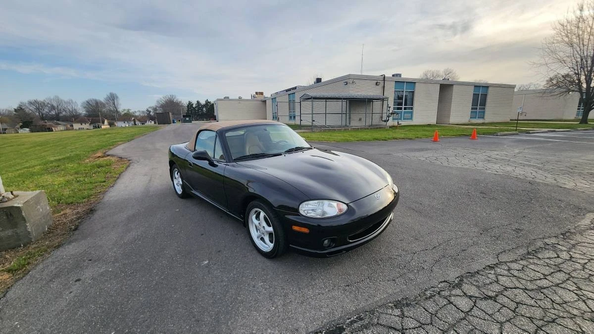 2000 Mazda NB MX-5 Miata - Image 4 of 23
