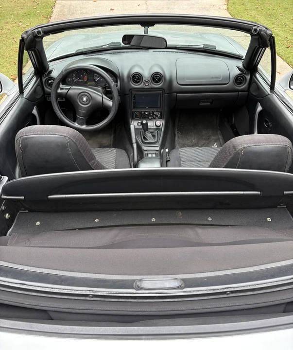 2000 Mazda NB MX-5 Miata - Image 9 of 11