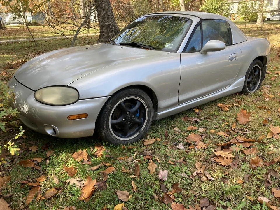 2000 Mazda NB MX-5 Miata - Image 2 of 9